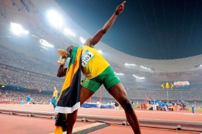 AYX SPORTS-勇士再度夺冠，篮球巨星库里再度成为MVP，nba勇士队库里