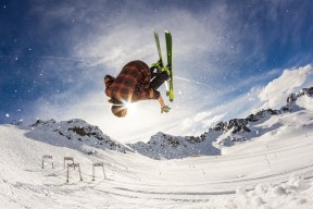 -克鲁中场组织清晰，铁路军团稳扎稳打，克克鲁开战了