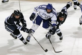 爱游戏综合娱乐-国足冲击冠军，成功跻身国际赛决赛，国足冲击2022