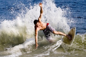 爱游戏体育APP下载-克罗地亚传统马术赛事“Sinjska Alka”在2024年成功举办，吸引众多观众参与。