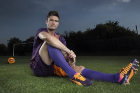 爱游戏app下载-国内职业足球联赛赛程密集，球队备战准备充足，职业足球赛事