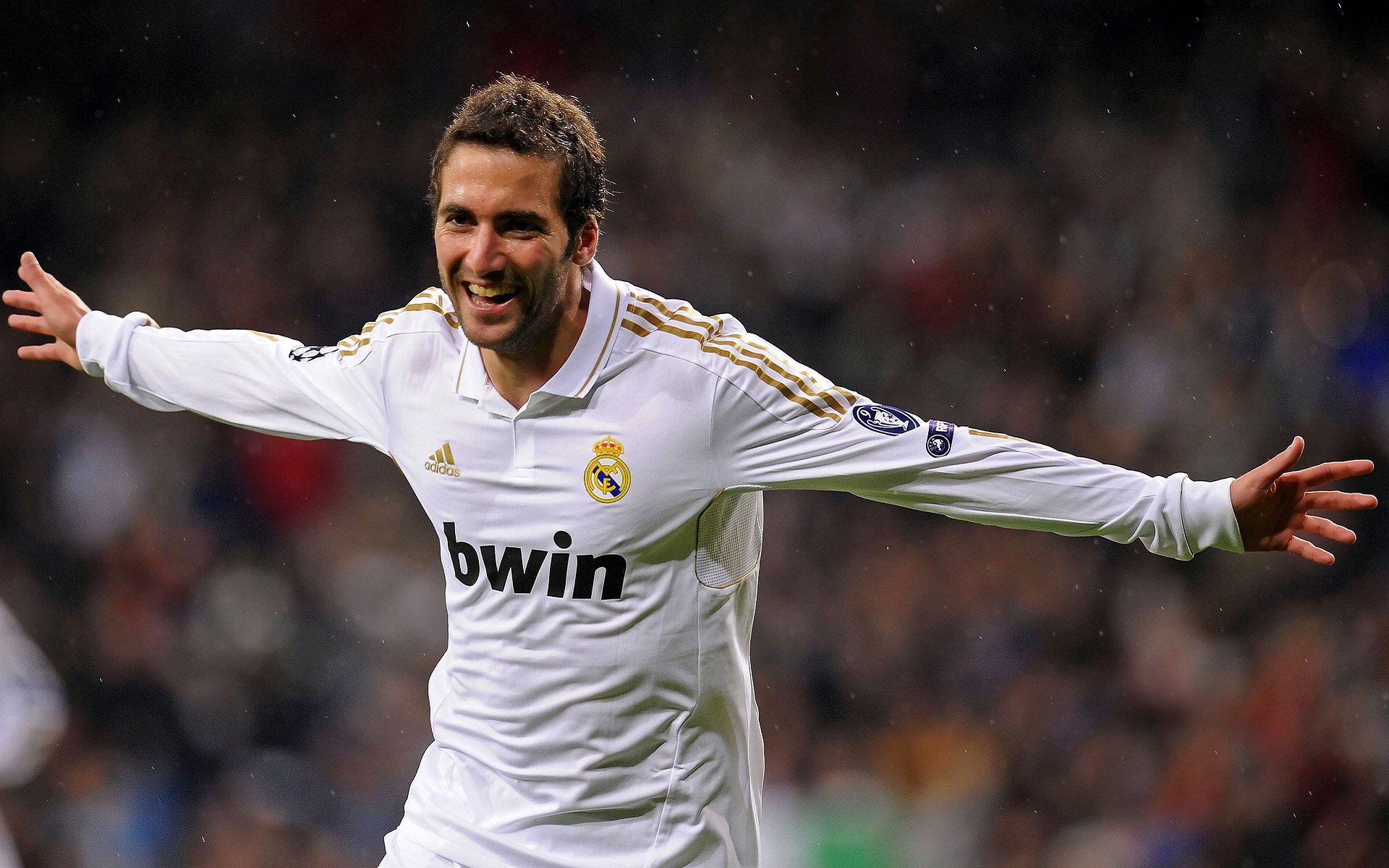 AYX官网-特色足球场馆“绿色+智慧”新理念在行业得到广泛认同和推广，足球比赛场馆